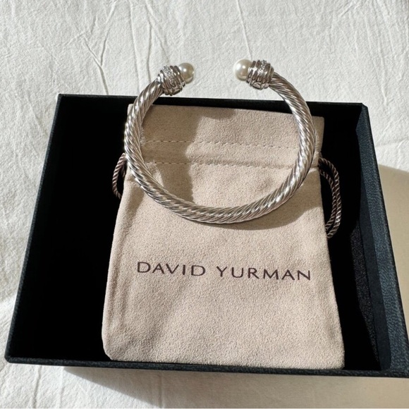 David Yurman Silver Bracelet with Pearl Ends 7mm - Picture 6 of 6